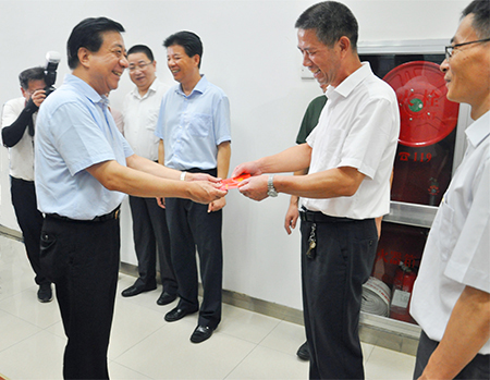 市領(lǐng)導(dǎo)慰問0806k AA(4).jpg